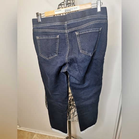 Lei Denim Crops with Faux Drawstring Detail - Picture 2 of 3